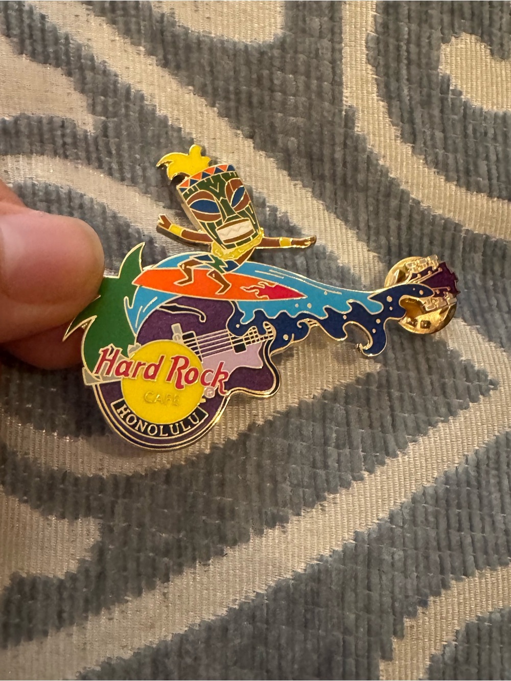 Hard Rock Cafe Honolulu Multicolor Tiki Surf Guitar Brooch